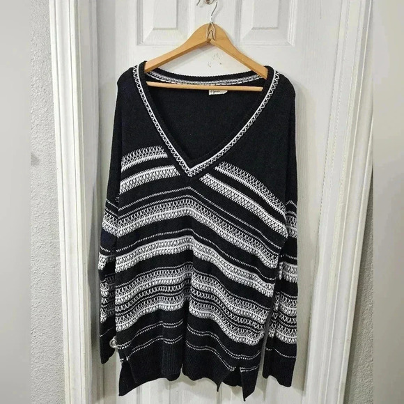 VINCE V Neck Sweater - Picture 3 of 9